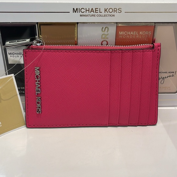 MICHAEL KORS
Jet Set Travel Medium Top Zip Leather Card Case Wallet 
Dragonfruit - Picture 14 of 16